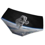 Apakšveļa – astronaut in space